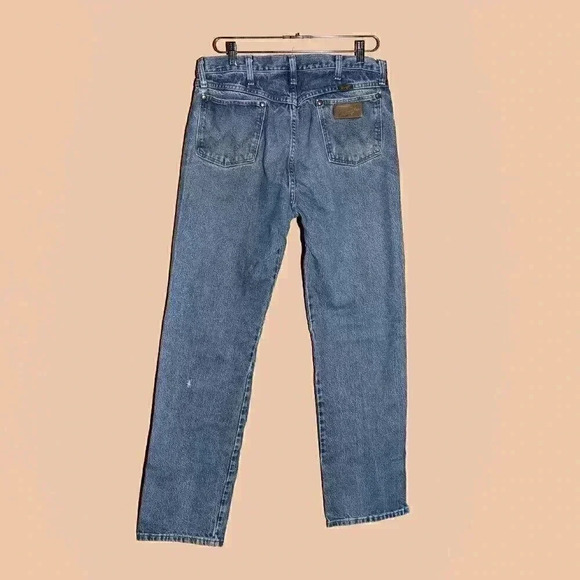 Medium Wash Classic Wranglers Jeans Size 34x34 Worn in‎ Jeans Western Blue Jeans